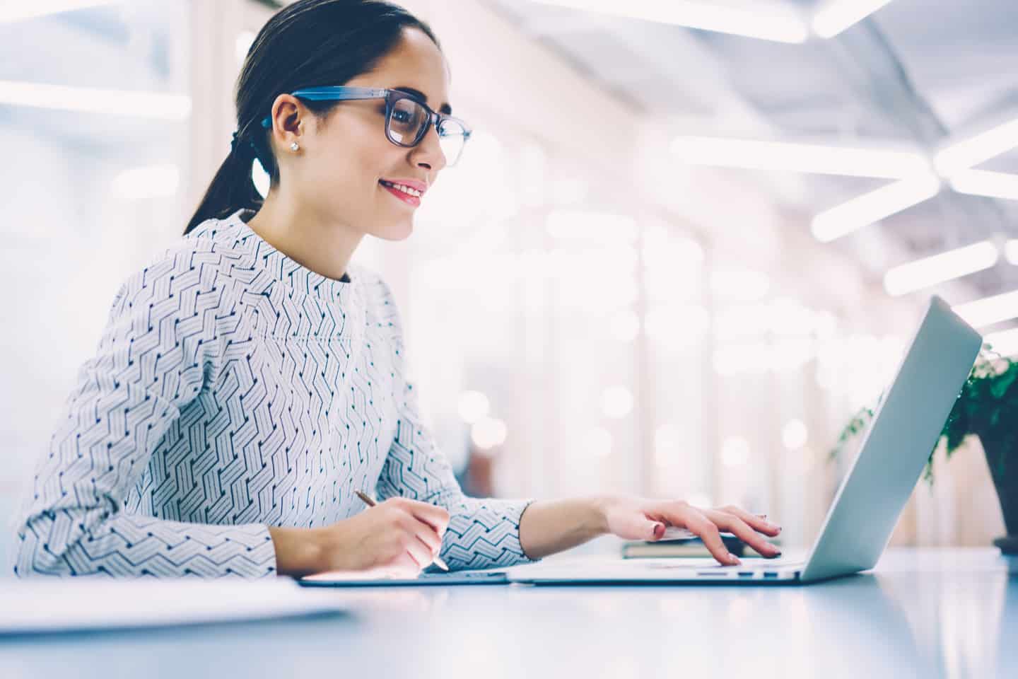 Woman working online tutoring jobs